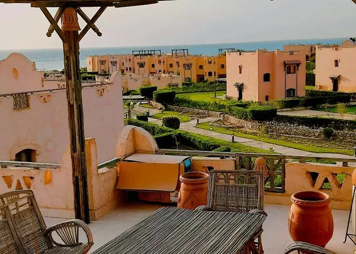 شقة La Hacienda Two Bedroom Ras Matarma