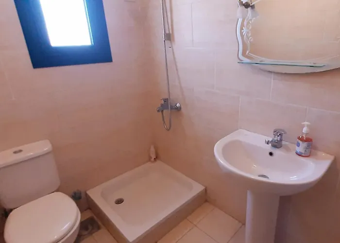 La Hacienda Two Bedroom Ras Matarma شقة